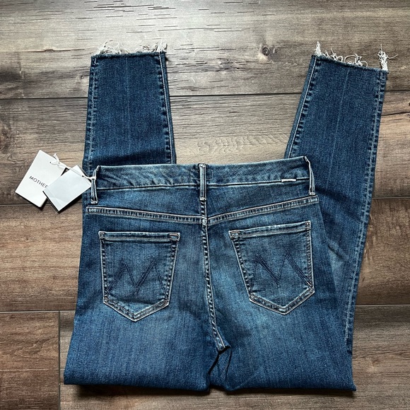 BNWT — MOTHER High Waisted Looker Ankle Fray — Size 28 - Picture 7 of 7